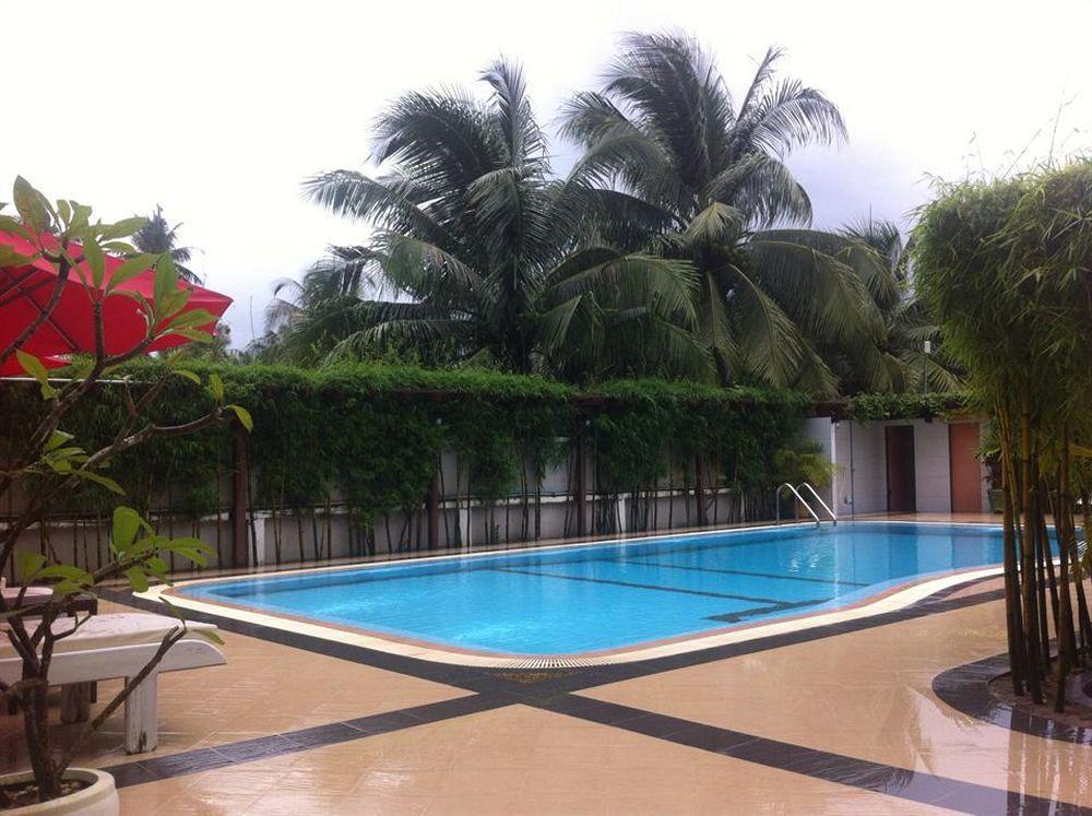 White Beach Hotel Sihanoukville Eksteriør billede