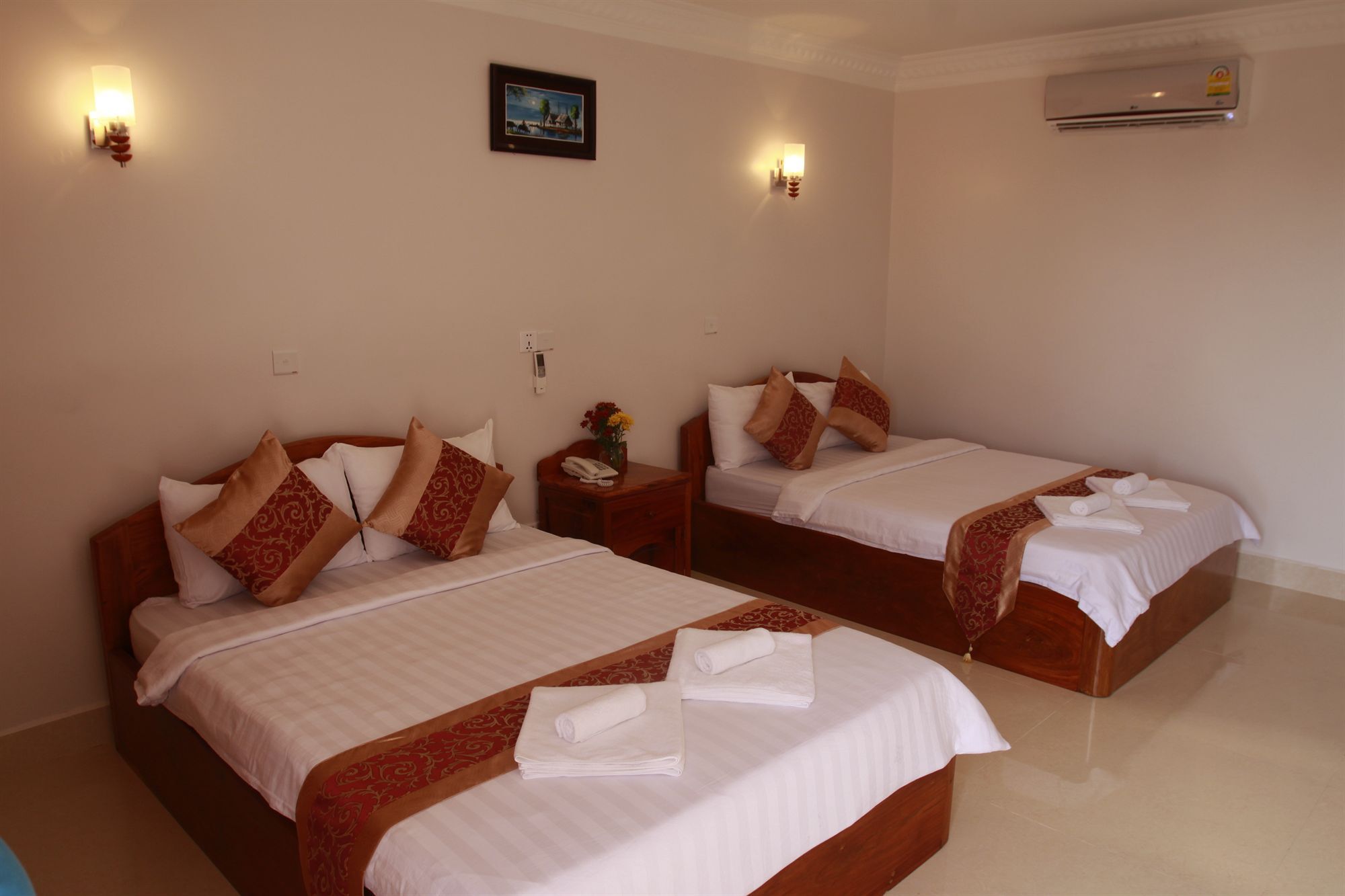 White Beach Hotel Sihanoukville Eksteriør billede