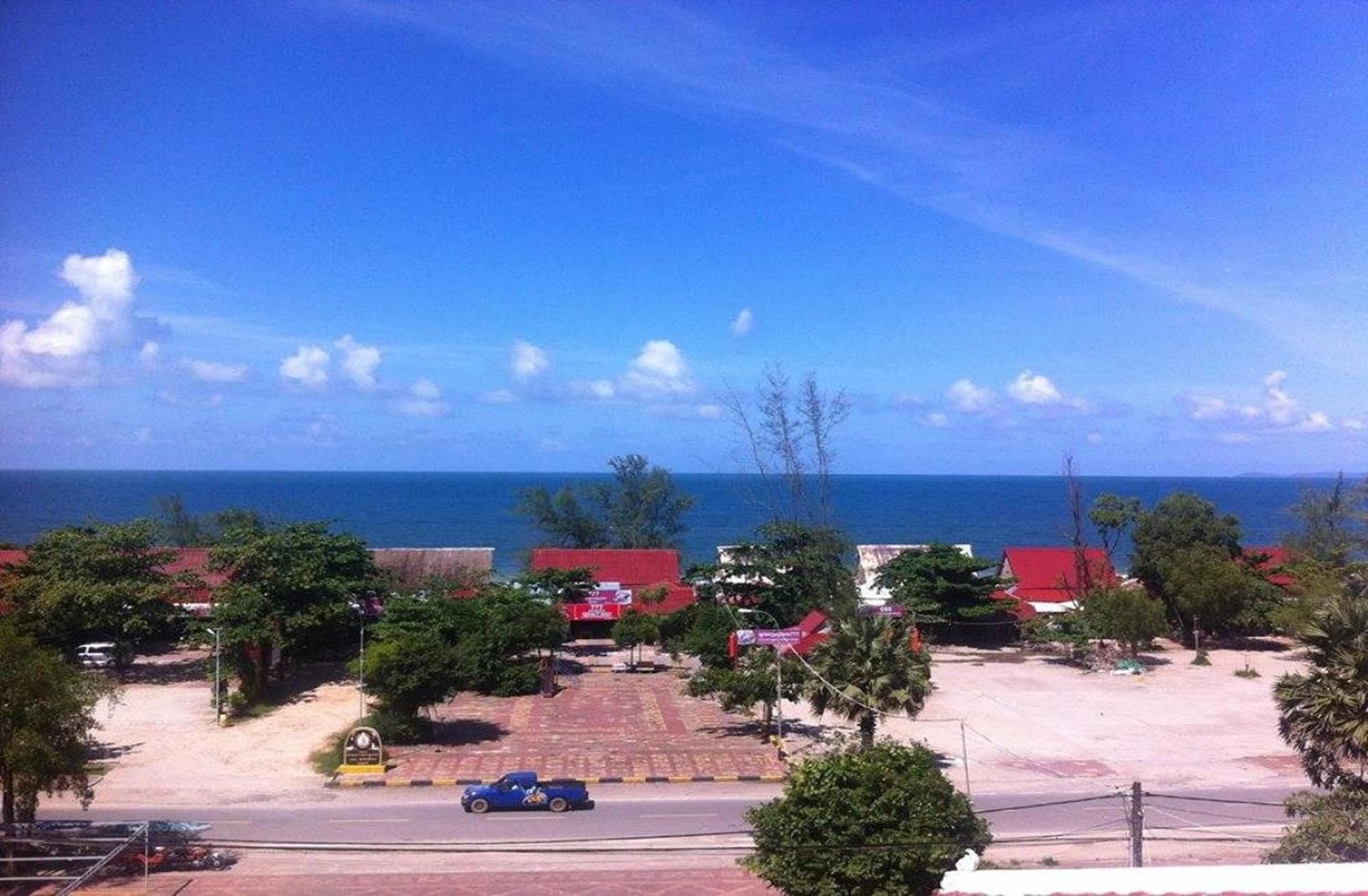 White Beach Hotel Sihanoukville Eksteriør billede