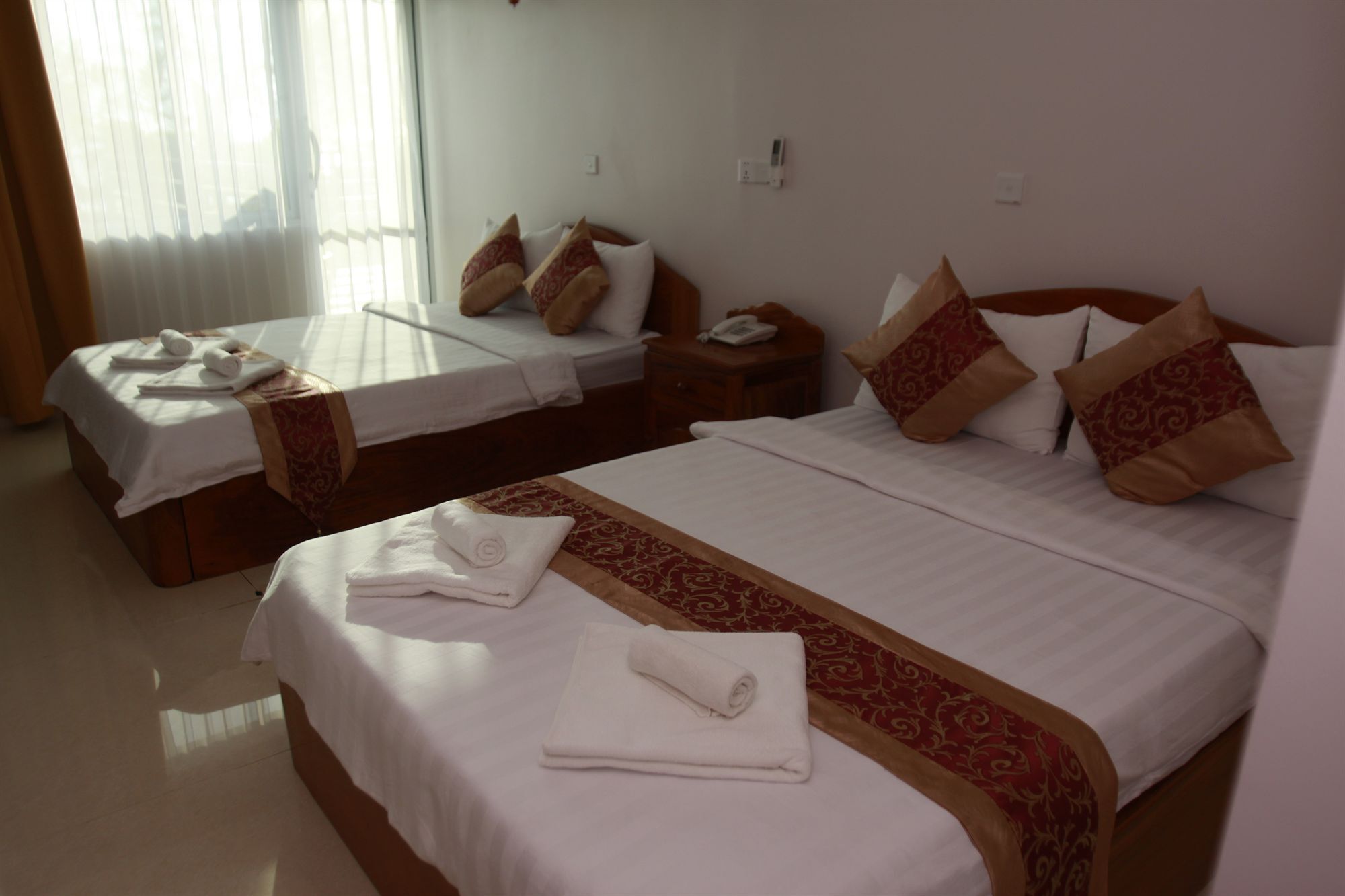 White Beach Hotel Sihanoukville Eksteriør billede